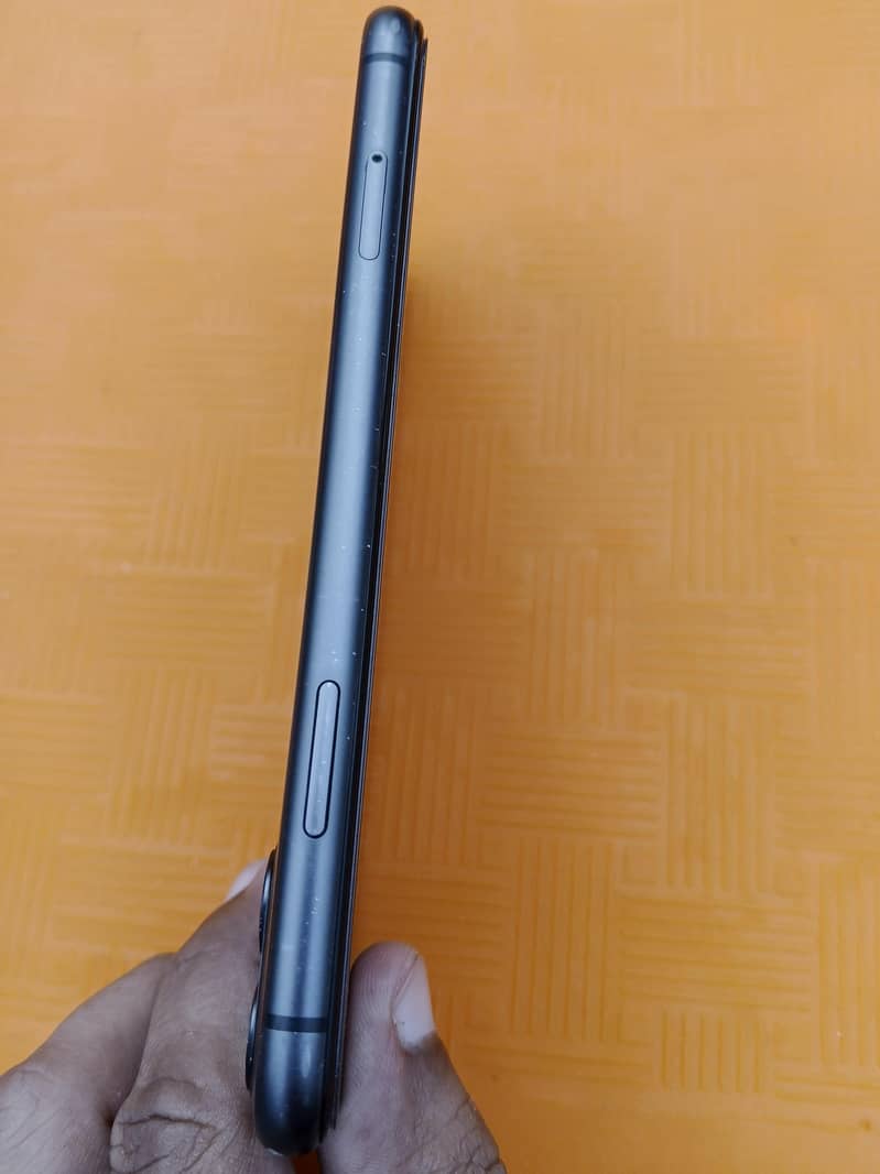 Apple iPhone 11 2