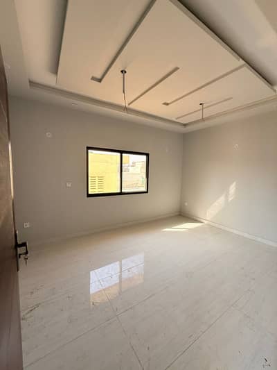 PORTION FOR RENT, 3 BED DRAWING & DINING WITH HUGE TERRACE, With ROOF