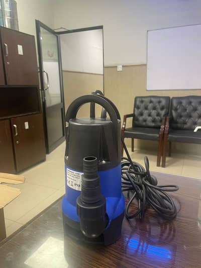 Submersible water pump