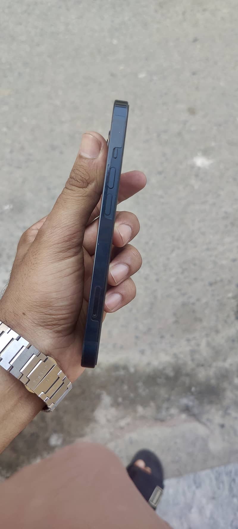 Apple iPhone 13 2