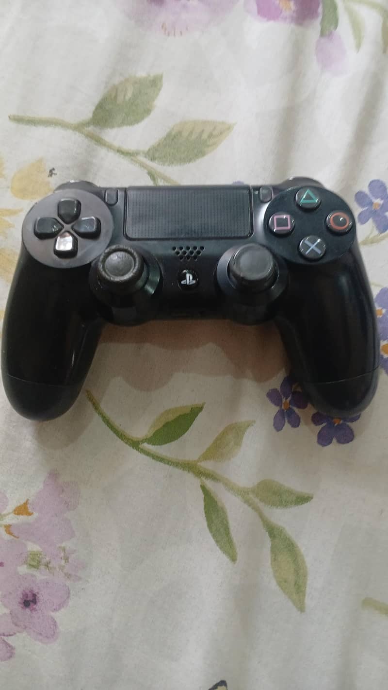 PS4 PRO 3