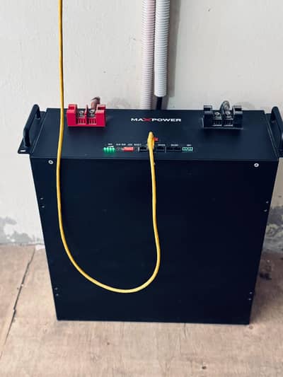 Lithium Ion battery 5 kilo watt battery (In Warranty)