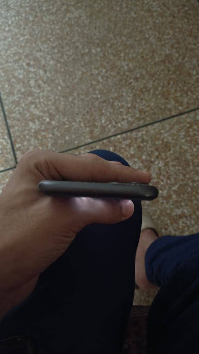 Apple iPhone 11 3