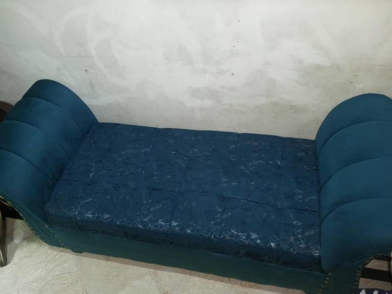 good condition Sofa & Sity 3