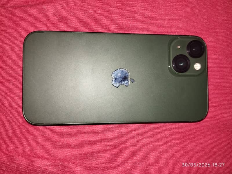 Apple iPhone 13 4