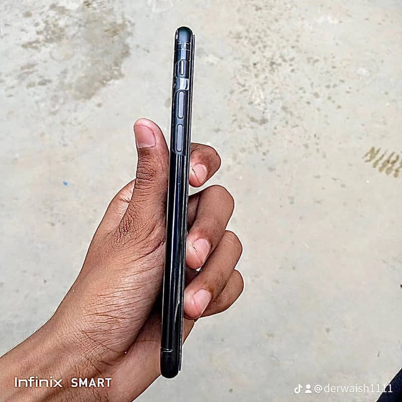 Apple iPhone 7 3