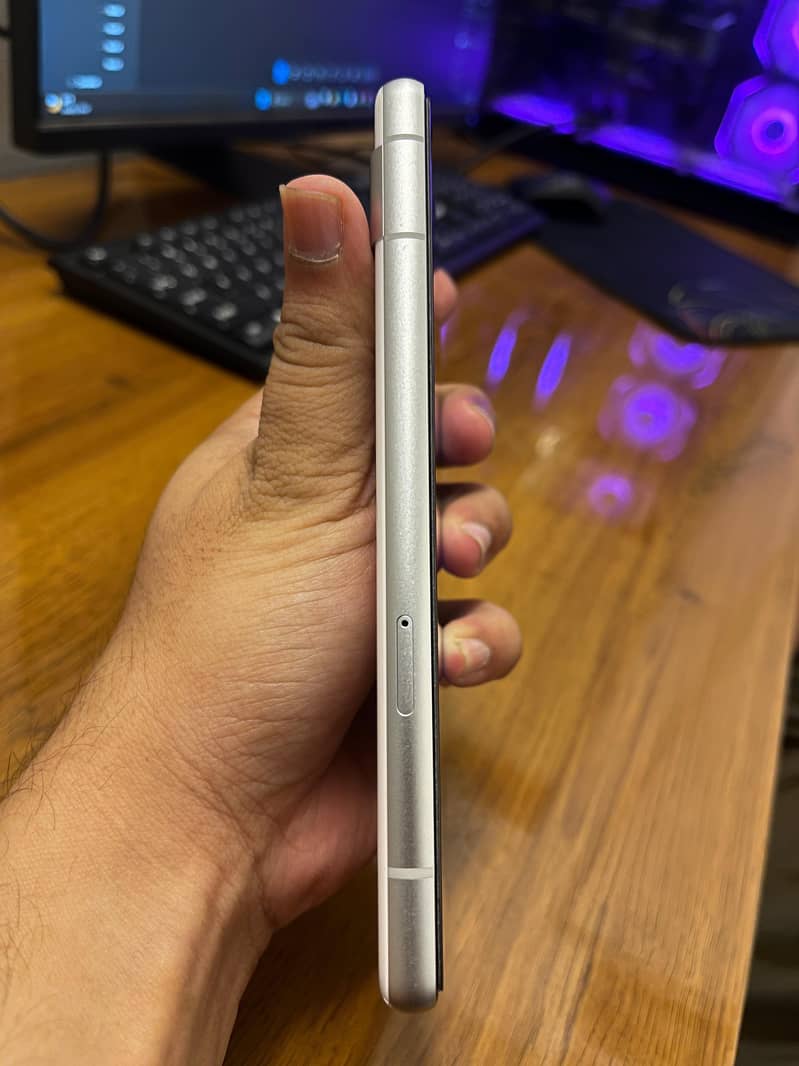 Google Pixel 7a 4