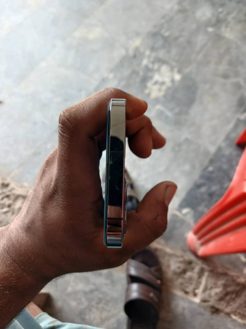 IPHONE 12 PRO 1