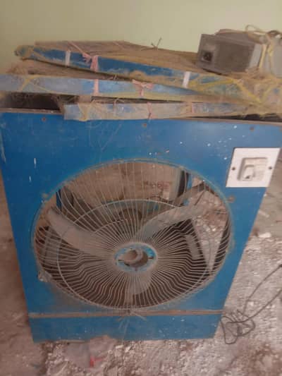 12 V DC Air cooler. Only tub is leak. Supply available.