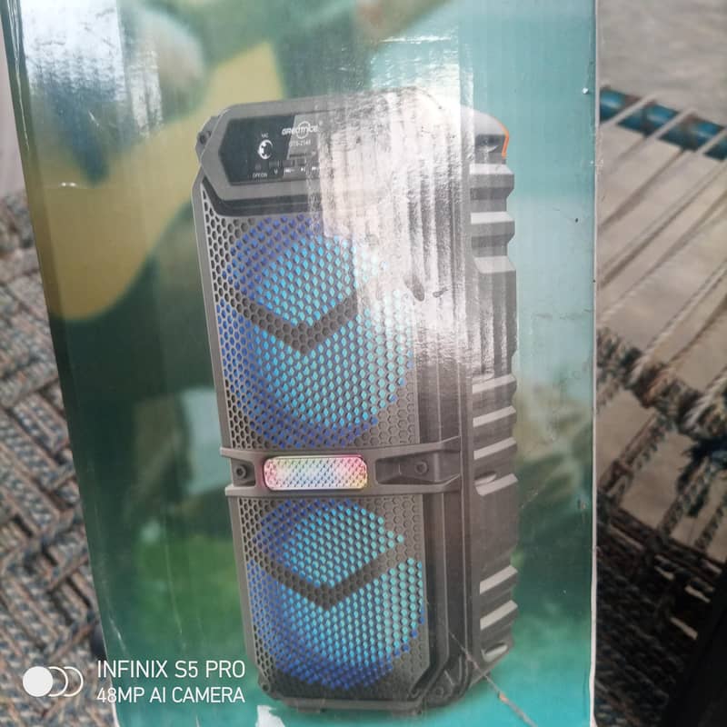 NEW WIRELESS SPEAKER EITH MIC 2