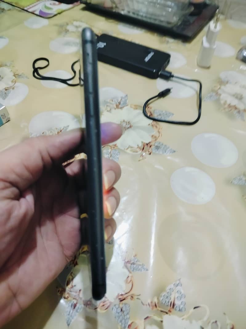 Apple iPhone 8 Plus 2