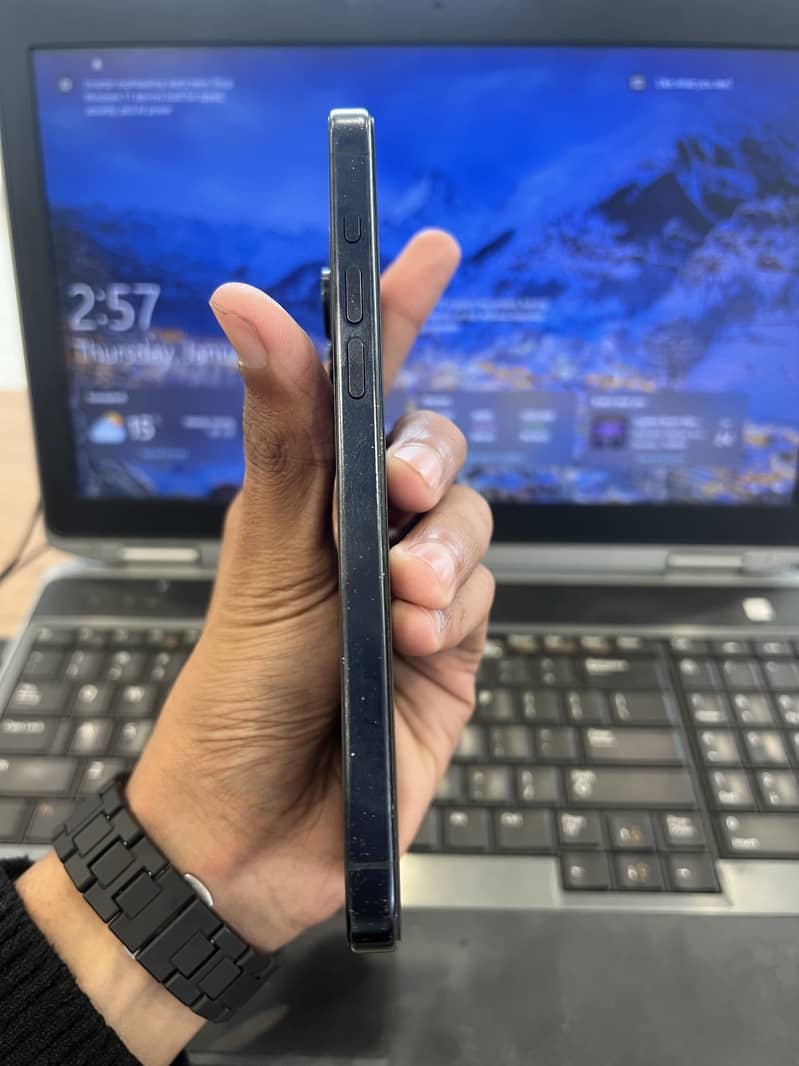 IPHONE 15PRO MAX JV 6