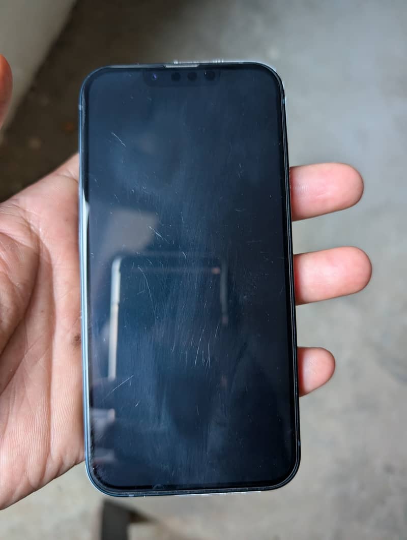 Apple iPhone 13 3