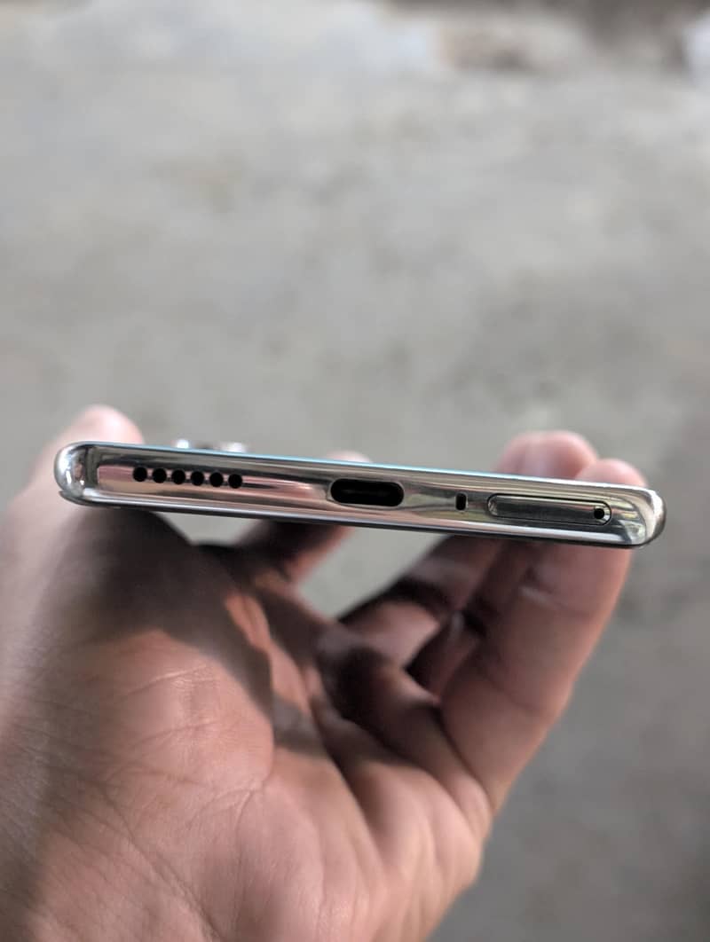 Tecno CAMON 40 Pro 9