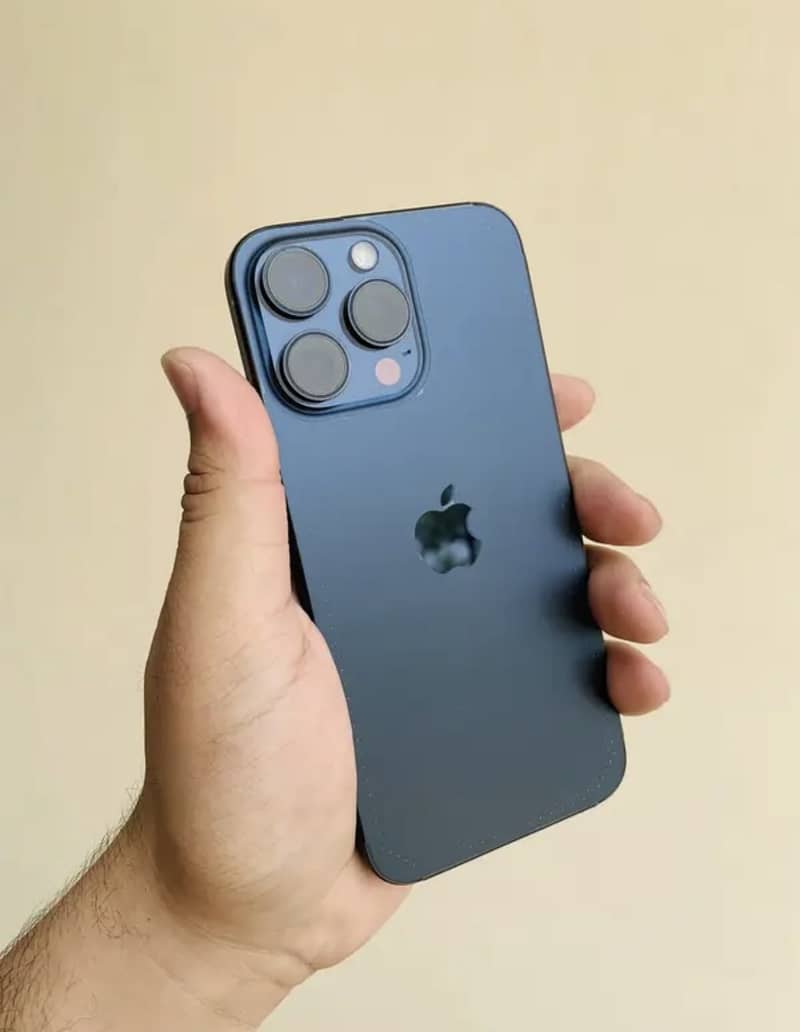 Apple iPhone 15 Pro Max 1