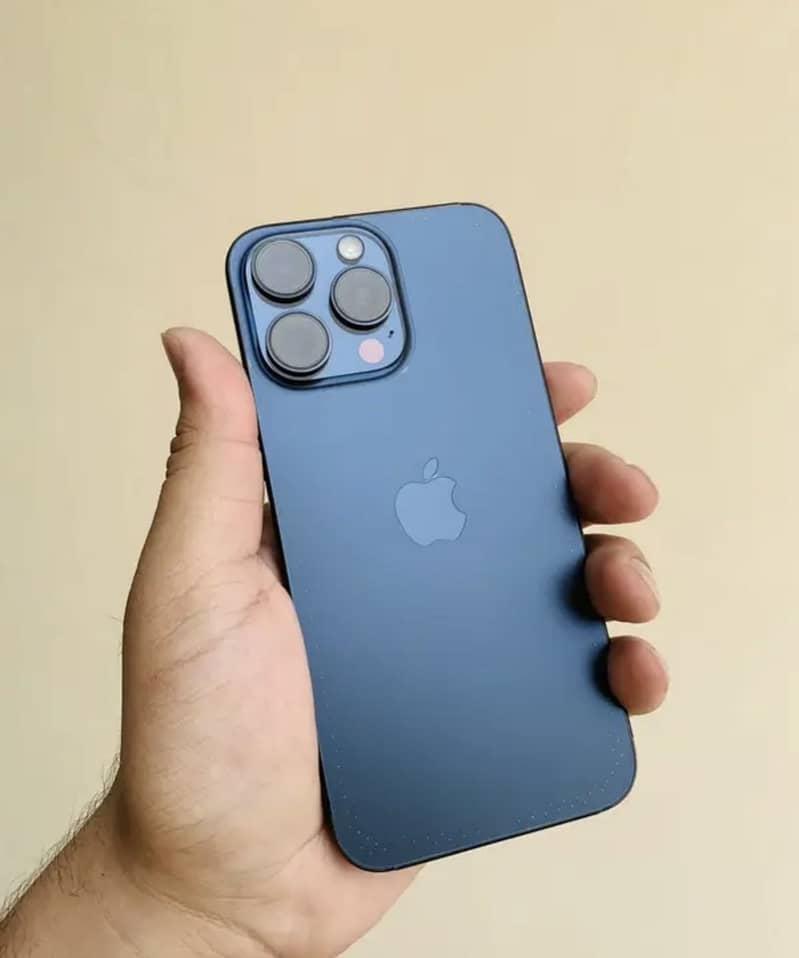 Apple iPhone 15 Pro Max 2