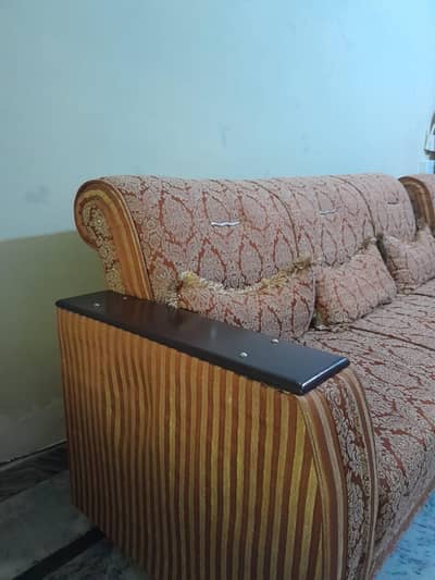 5 seater Crown Style Sofa set
