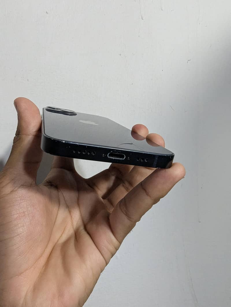 Apple iPhone 13 6