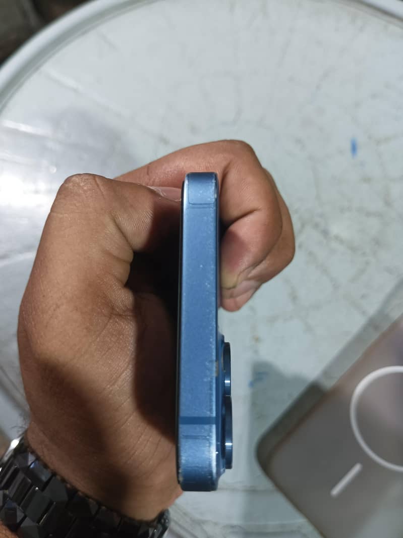 Apple iPhone 13 3