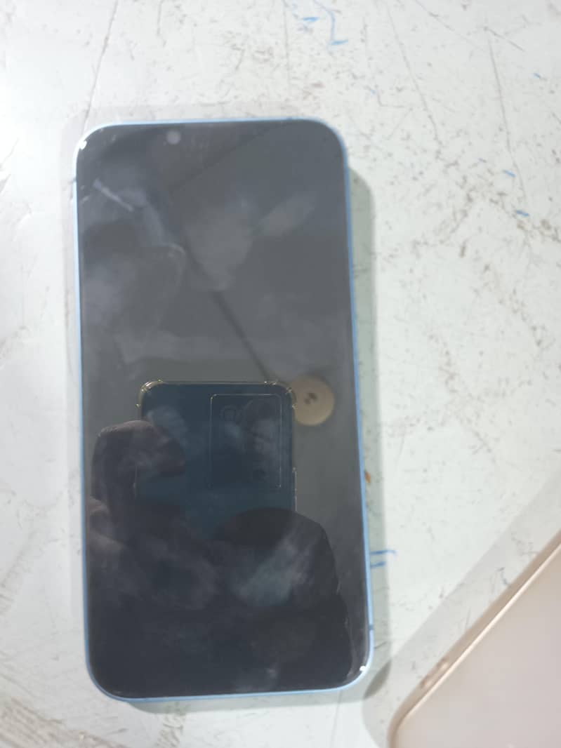 Apple iPhone 13 5