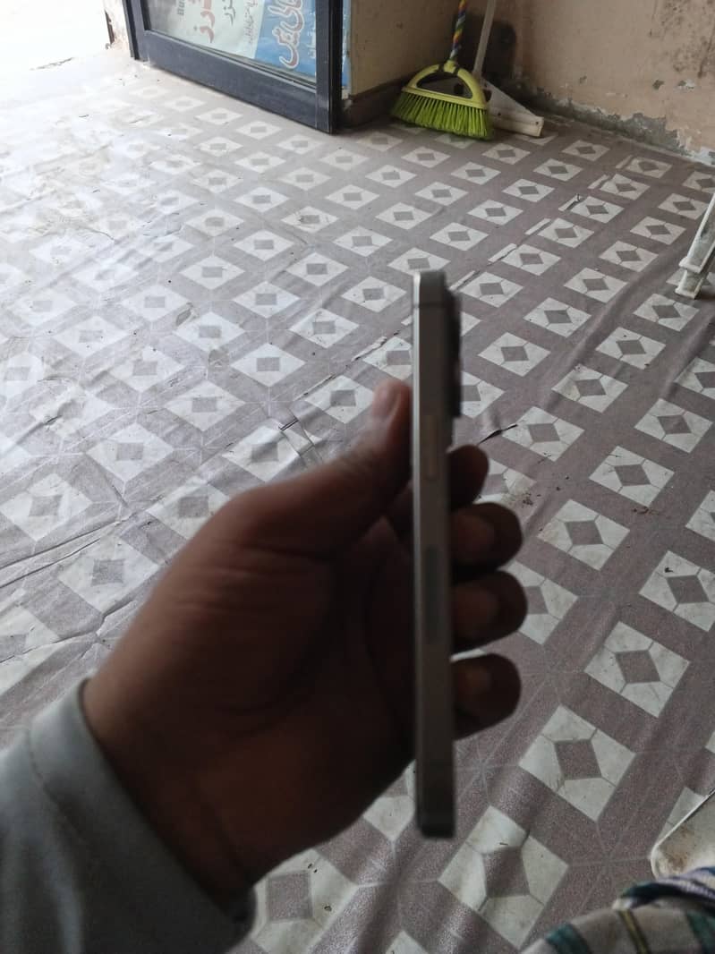Apple iPhone 15 Pro 5