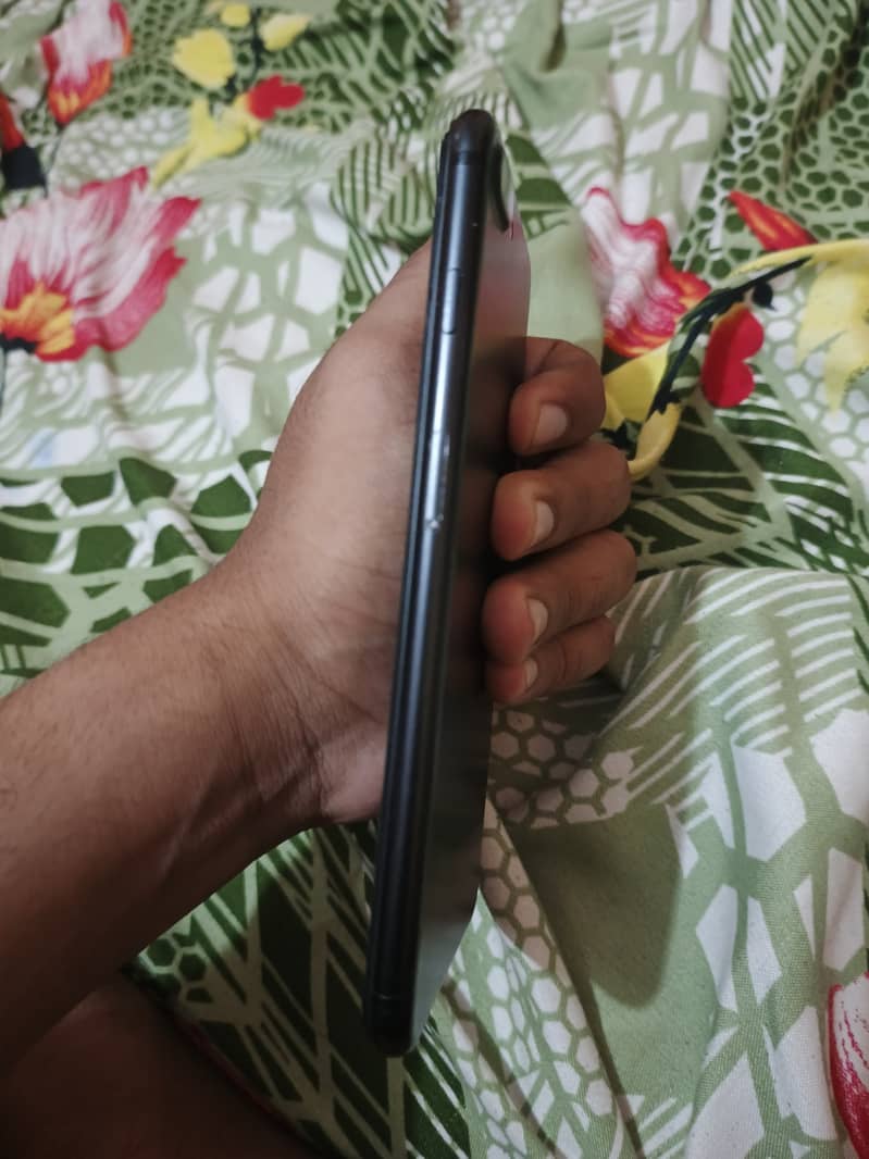 Apple iPhone 7 Plus 1