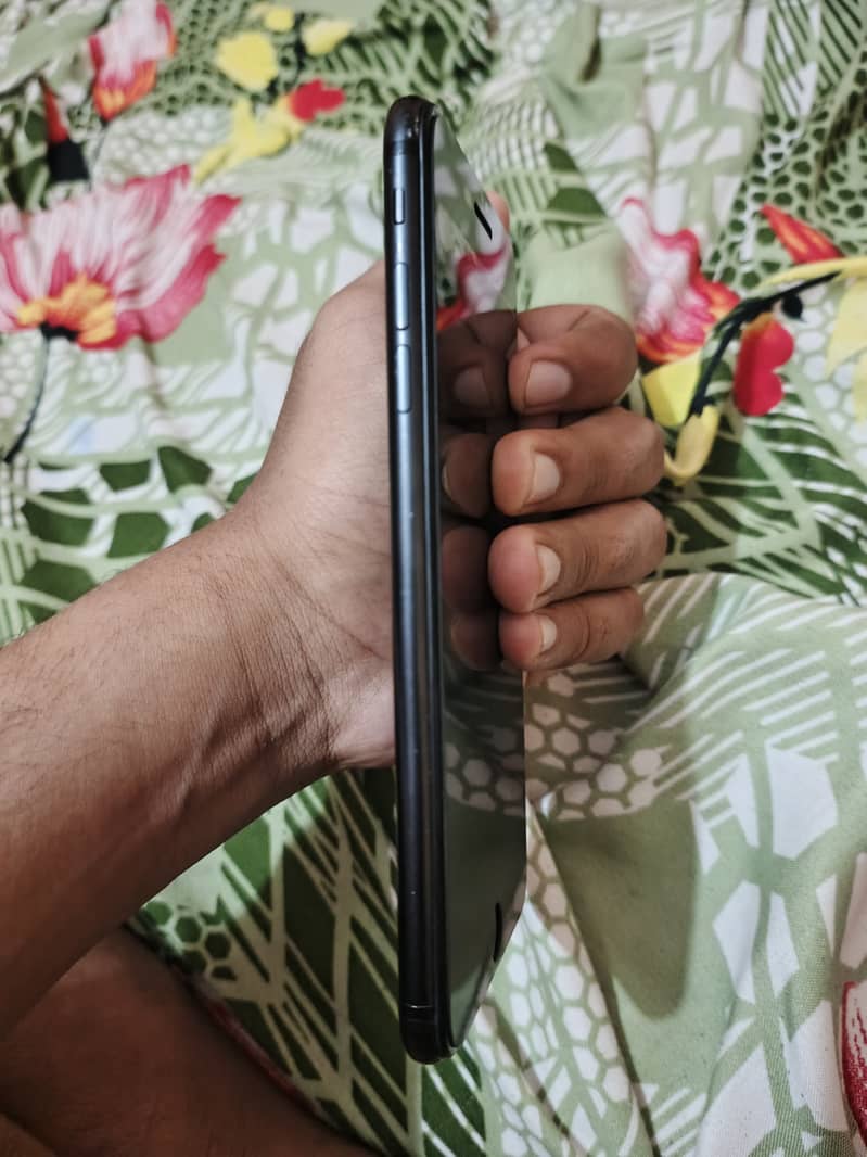 Apple iPhone 7 Plus 2