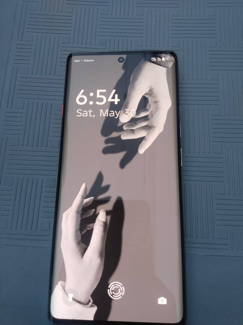 Tecno CAMON 40 Pro 4