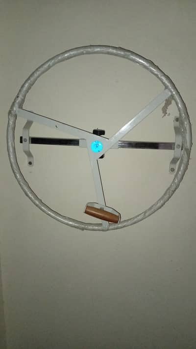 Wall-Mounted Shoulder Wheel / Physio Rehab Equipment (Excellent Condi