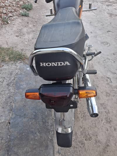 Honda CD 70 2025