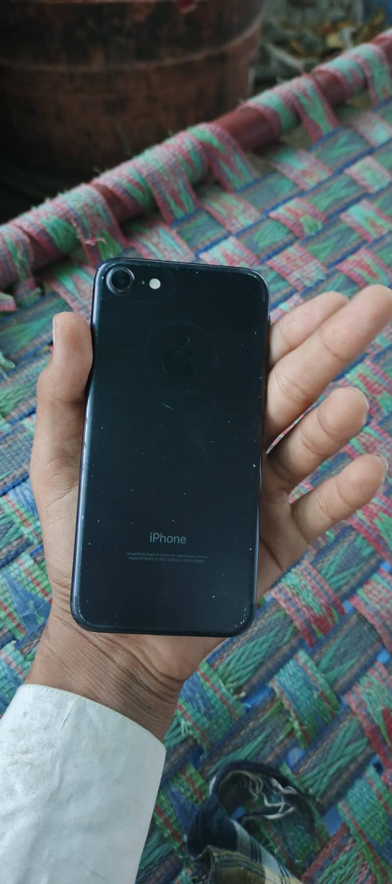 Apple iPhone 7 1