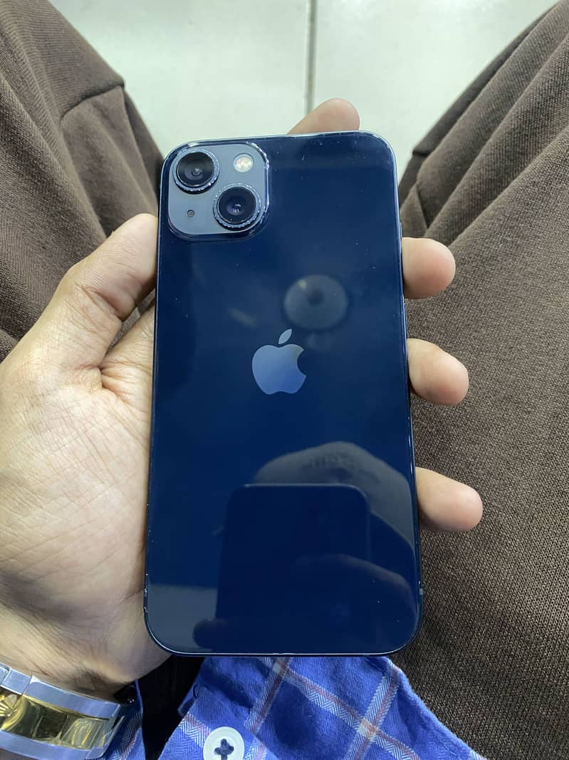 iPhone 13 0
