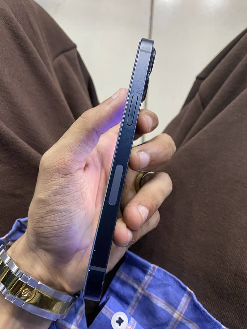 iPhone 13 5