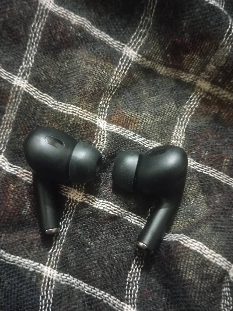pro earbuds 1