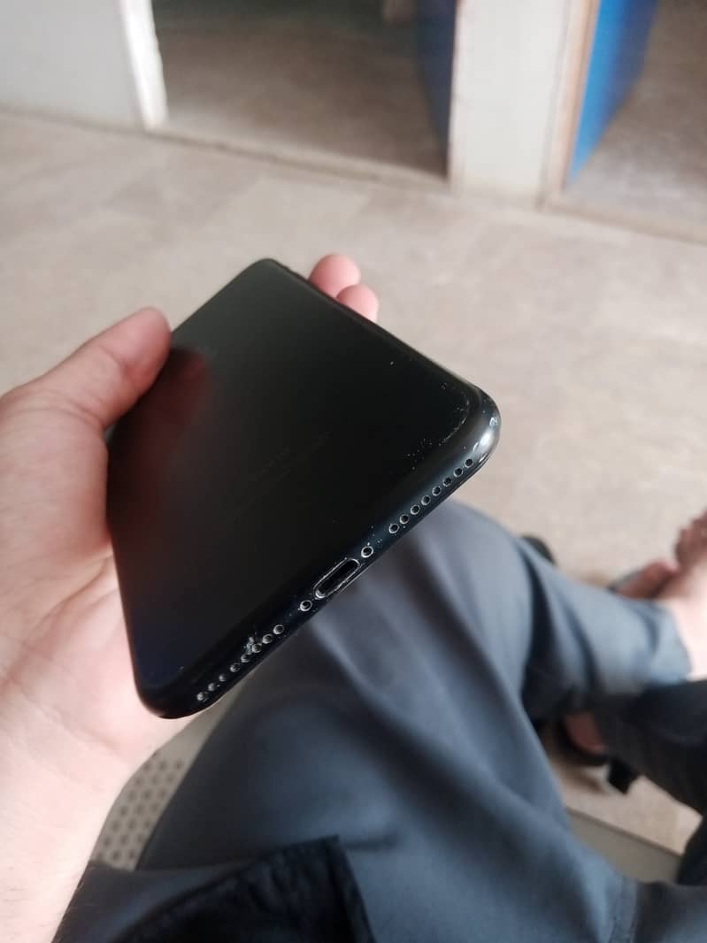 Apple iPhone 7 Plus 2