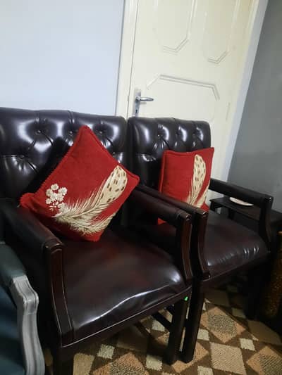 2 leather aesthetic bedroom chairs (urgent)
