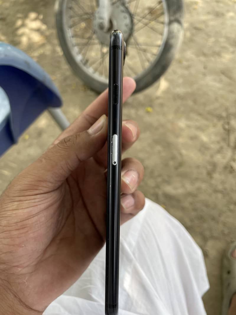 Apple iPhone 7 Plus 1