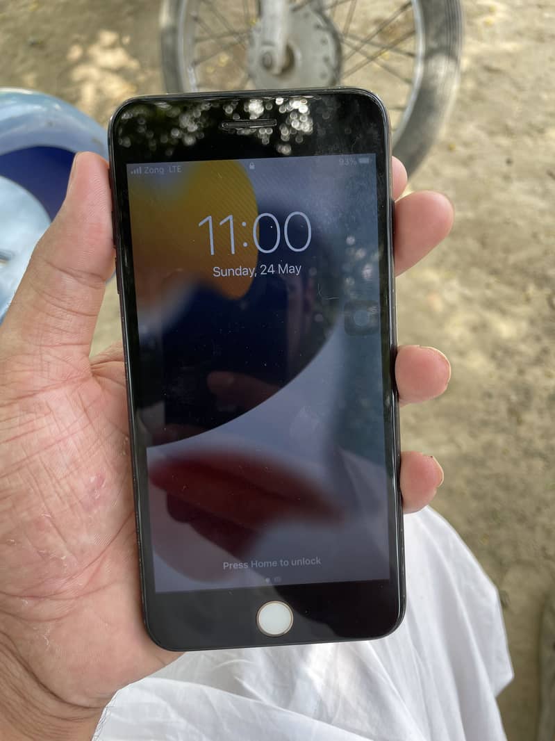 Apple iPhone 7 Plus 3
