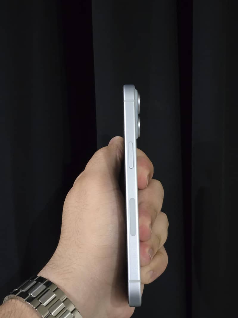 Apple iPhone 15 5