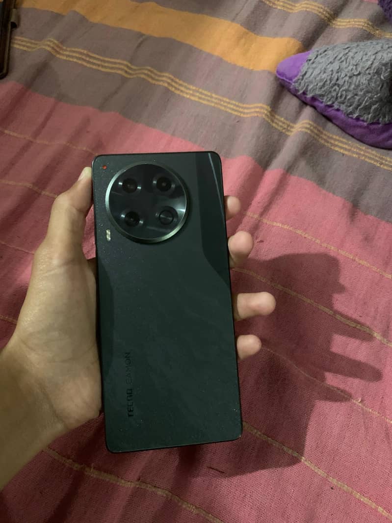 Tecno CAMON 30 0