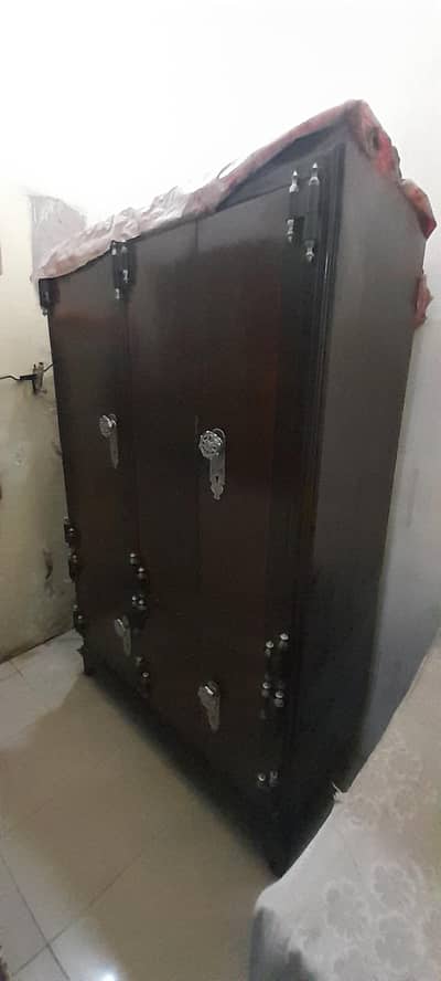 Steel Almari