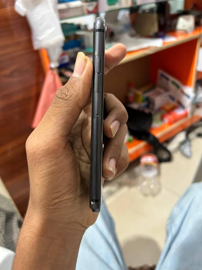 Apple iPhone 8 3