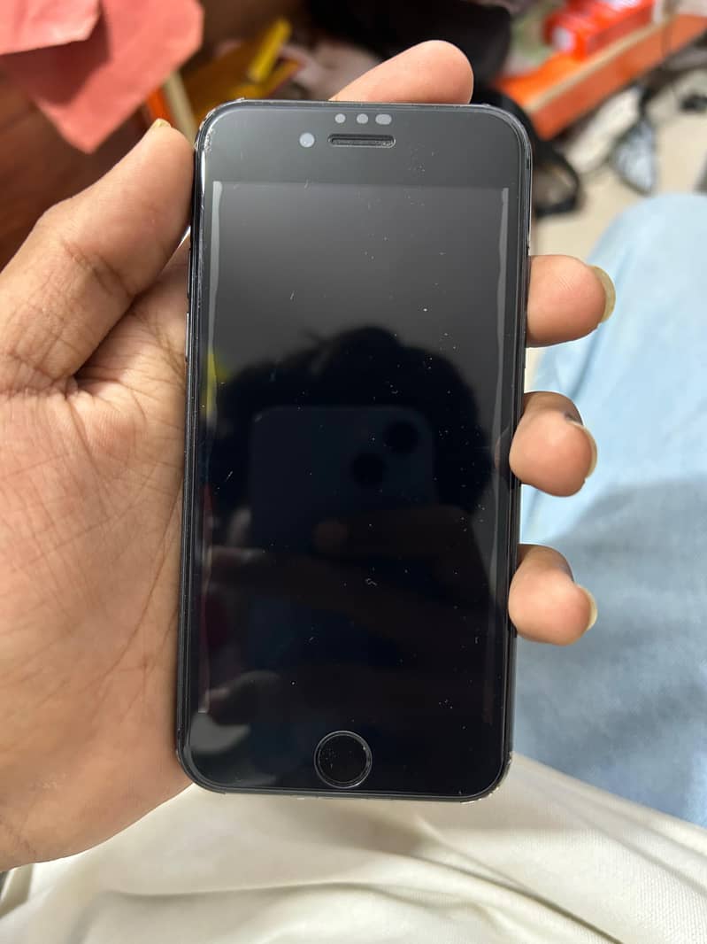 Apple iPhone 8 4