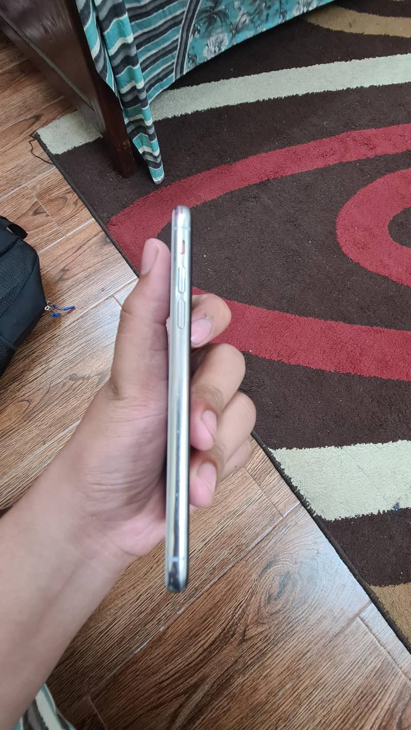 Apple iPhone X 2