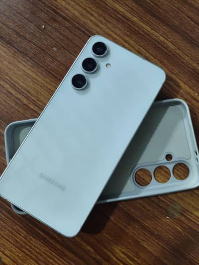 Samsung S24 FE
