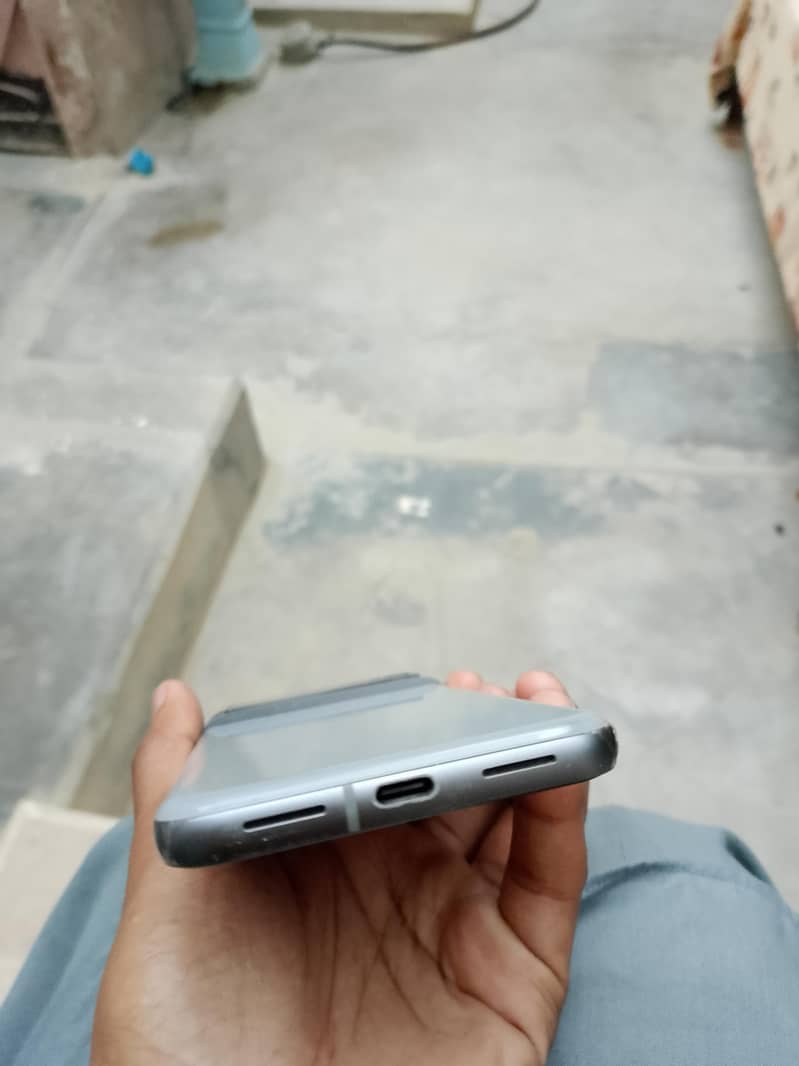 Google Pixel 8 3
