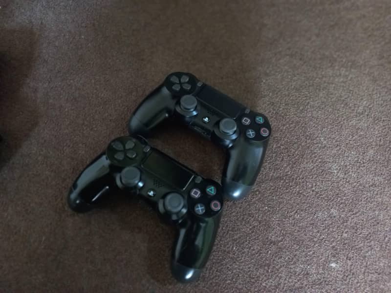 Ps4 orignal controller available 1