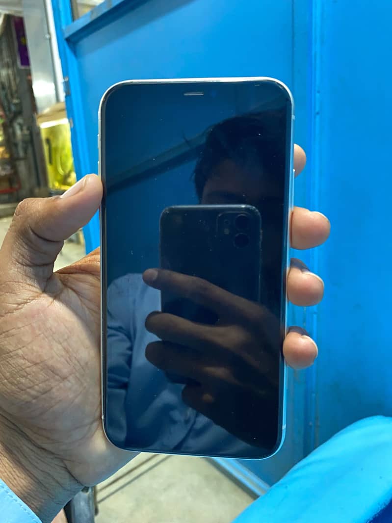 Apple iPhone 11 0