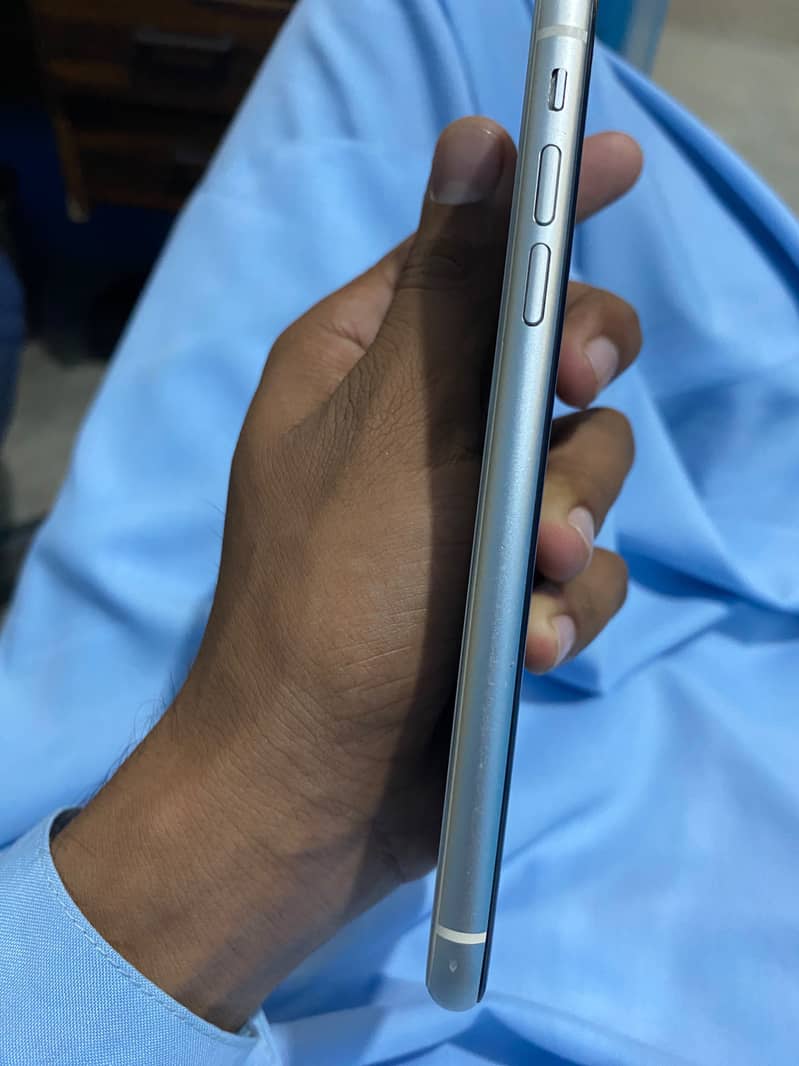 Apple iPhone 11 5