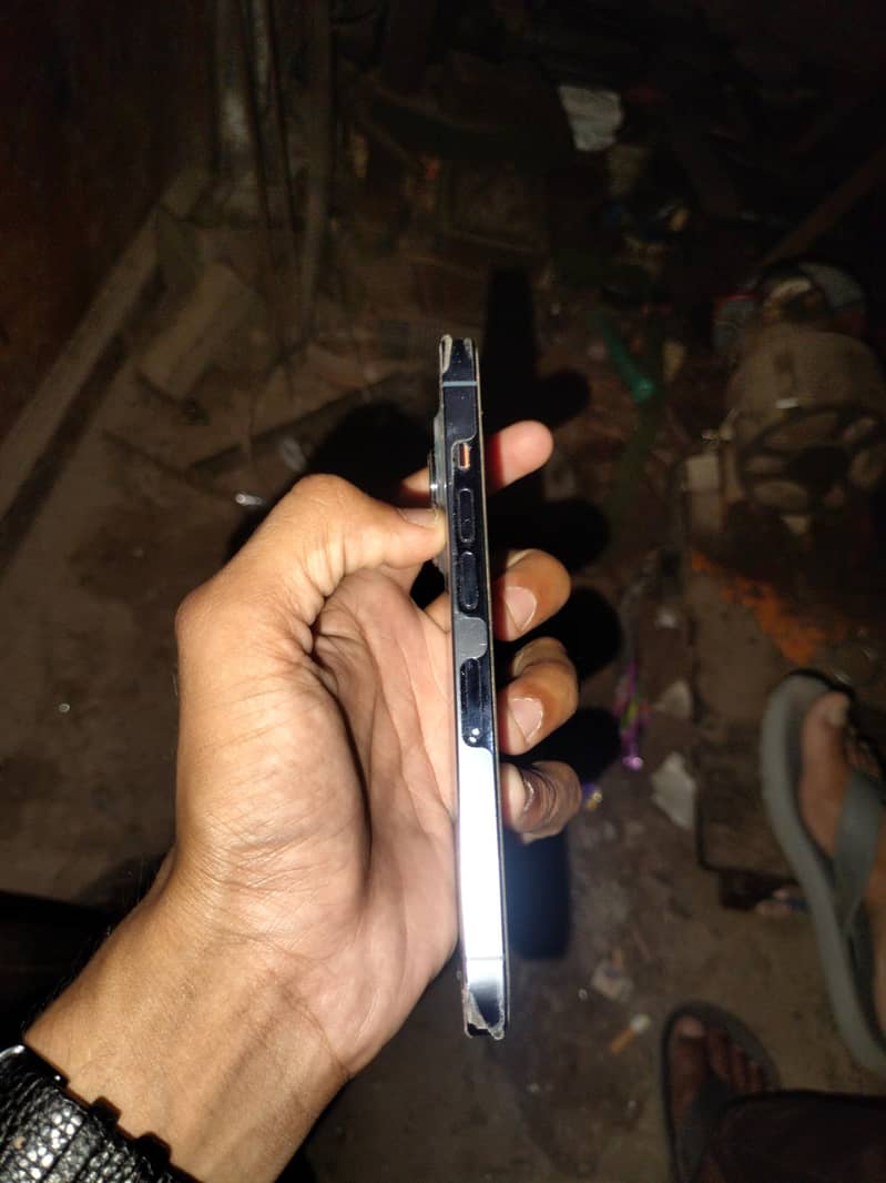 Apple iPhone 13 Pro 1